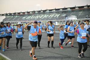 BIB: 222, 51922, 5249
                            <button type="button" onclick="openModal(10464567)" class="btn btn-primary btn-sm float-right btn-popup" data-toggle="modal" data-target=".modal-high-quality">
                        <i class="fas fa-shopping-cart"></i> Add to Cart
                    </button>
                                            <button type="button" onclick="isThisMe(10464567, true)" class="btn btn-success btn-sm float-right btn-popup btn-isme hidden" data-toggle="tooltip" data-placement="bottom" title="นี่คือรูปของคุณใช่ไหม คลิกที่นี่เพื่อเอาเข้าอัลบั้ม">
                        <i class="fas fa-plus"></i> Add to album
                    </button>
                    <button type="button" onclick="isThisMe(10464567, false)" class="btn btn-warning btn-sm float-right btn-popup btn-isnotme hidden">
                        <i class="fas fa-ban"></i> Remove from album
                    </button>